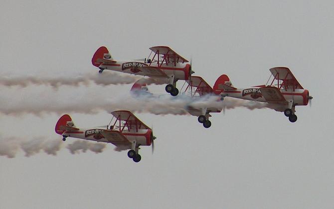 AirShow2004-09.jpg W670H421